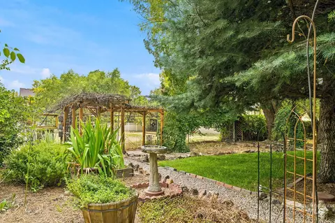 Exterior - 248 N Cobblestone Ln, Eagle, ID 83616 photo 6 of 16