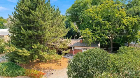 Exterior - 248 N Cobblestone Ln, Eagle, ID 83616 photo 4 of 16