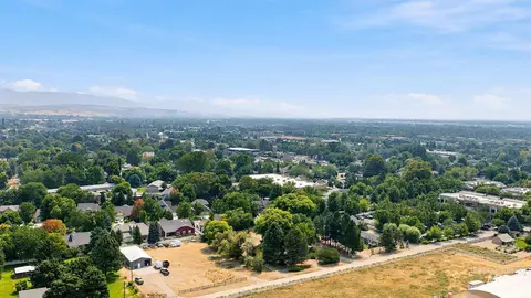 View/Area - 248 N Cobblestone Ln, Eagle, ID 83616 photo 3 of 4