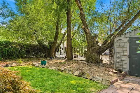 Exterior - 248 N Cobblestone Ln, Eagle, ID 83616 photo 9 of 16