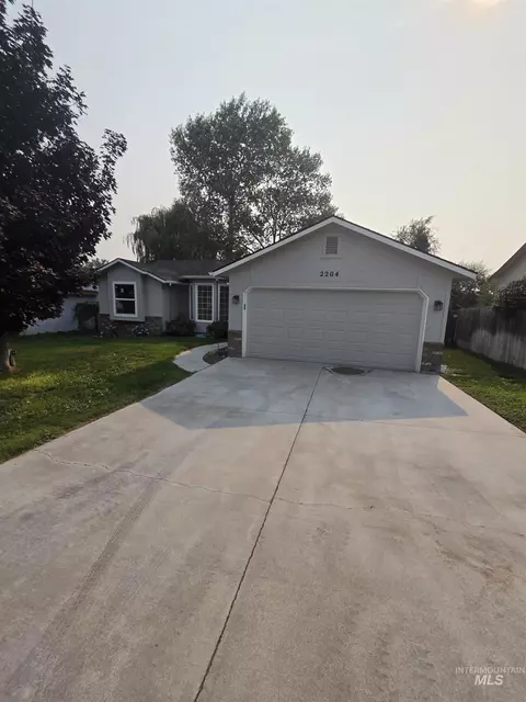 2204 S Ivy St, Nampa, ID 83686