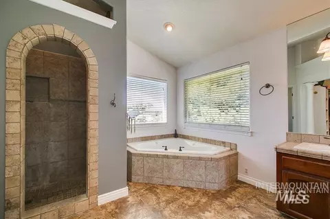 Bath - 1823 N Radcliffe Way, Eagle, ID 83616 photo 2 of 3