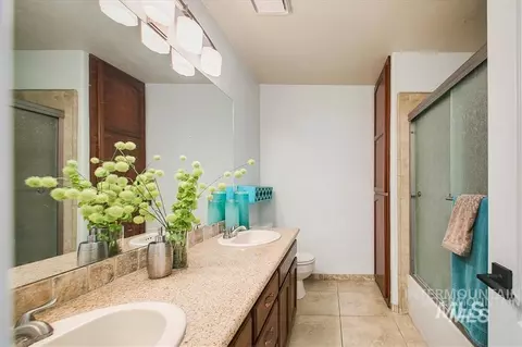 Bath - 1823 N Radcliffe Way, Eagle, ID 83616 photo 1 of 3