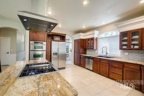 Kitchen - 1823 N Radcliffe Way, Eagle, ID 83616 photo 5 of 5