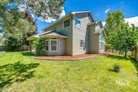 Exterior - 1823 N Radcliffe Way, Eagle, ID 83616 photo 8 of 11