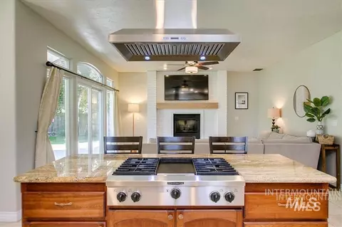 Kitchen - 1823 N Radcliffe Way, Eagle, ID 83616 photo 4 of 5