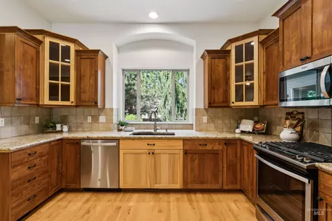 Kitchen - 1199 N Macaile, Eagle, ID 83616 photo 2 of 4