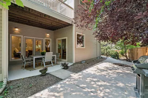 Exterior - 1199 N Macaile, Eagle, ID 83616 photo 7 of 11