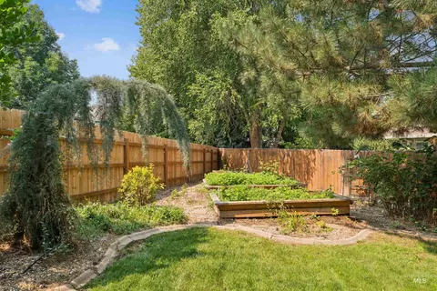 Exterior - 1199 N Macaile, Eagle, ID 83616 photo 10 of 11