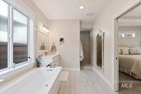 Bath - 4074 W Bavaria St, Eagle, ID 83616 photo 1 of 4