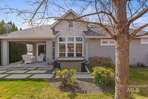 Exterior - 4074 W Bavaria St, Eagle, ID 83616 photo 7 of 7