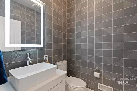 Bath - 4074 W Bavaria St, Eagle, ID 83616 photo 3 of 4