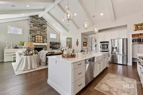 Kitchen - 4074 W Bavaria St, Eagle, ID 83616 photo 4 of 4