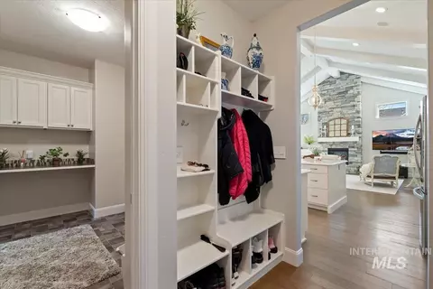 Entry Way - 4074 W Bavaria St, Eagle, ID 83616 photo 2 of 2
