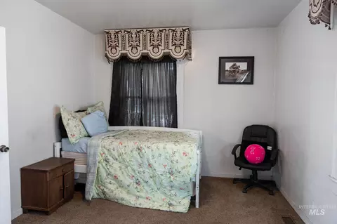 Bedroom - 516 N 6th St, Payette, ID 83661 photo 1 of 3