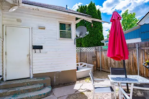 Exterior - 516 N 6th St, Payette, ID 83661 photo 2 of 7