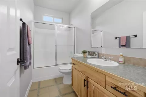 Bath - 11650 Willis Dr, Middleton, ID 83644 photo 2 of 2