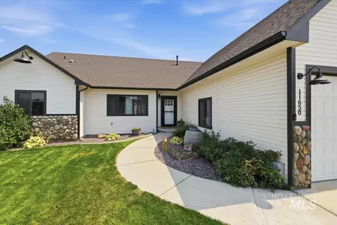 Exterior - 11650 Willis Dr, Middleton, ID 83644 photo 2 of 10