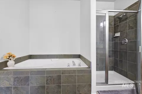 Bath - 11650 Willis Dr, Middleton, ID 83644 photo 1 of 2