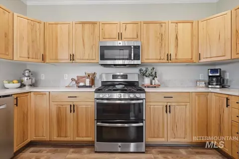 Kitchen - 11650 Willis Dr, Middleton, ID 83644 photo 2 of 3