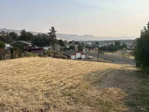 1621 Rimview Dr, Clarkston, WA 99403