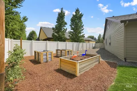 Exterior - 3640 E Granger Dr, Meridian, ID 83646 photo 4 of 4
