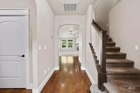 Entry Way - 3640 E Granger Dr, Meridian, ID 83646 photo 3 of 5
