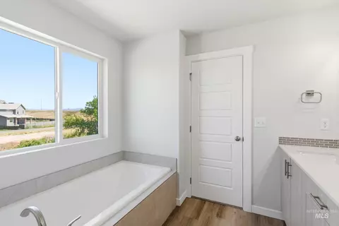 Bath - 7396 W Newtown Dr, Eagle, ID 83616 photo 5 of 6