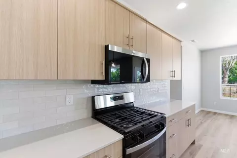 Kitchen - 7396 W Newtown Dr, Eagle, ID 83616 photo 2 of 3