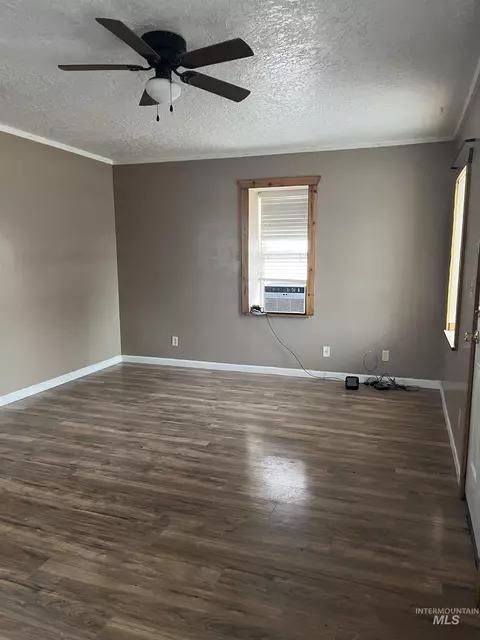 Living - 216 7th Ave W, Jerome, ID 83338 photo 1 of 1