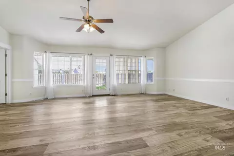Living - 378 Eric Ct, Twin Falls, ID 83301 photo 1 of 3