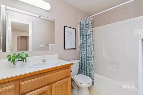 Bath - 2321 E Brigantine, Eagle, ID 83616 photo 6 of 7