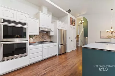 Kitchen - 2321 E Brigantine, Eagle, ID 83616 photo 2 of 4