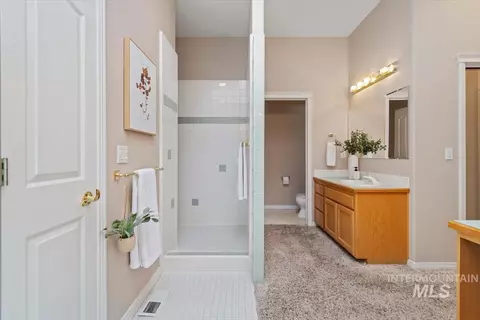 Bath - 2321 E Brigantine, Eagle, ID 83616 photo 3 of 7