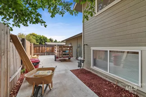 Exterior - 969 Farrington, Eagle, ID 83616 photo 5 of 12