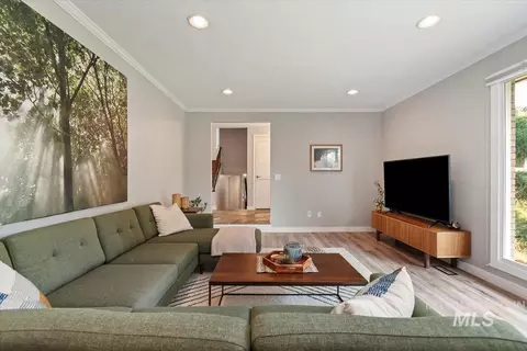 Living - 969 Farrington, Eagle, ID 83616 photo 2 of 3
