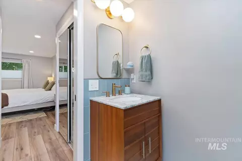 Bath - 969 Farrington, Eagle, ID 83616 photo 1 of 5