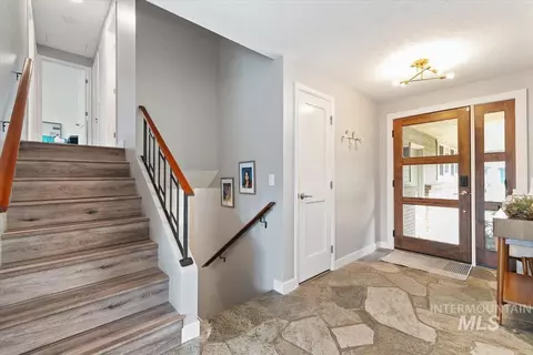 Entry Way - 969 Farrington, Eagle, ID 83616 photo 1 of 2