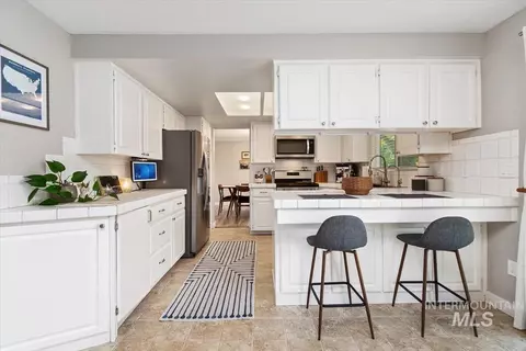 Kitchen - 969 Farrington, Eagle, ID 83616 photo 2 of 6