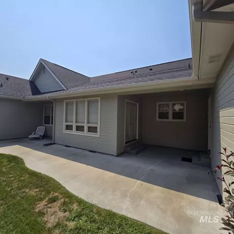 Exterior - 2877 E Shadowwolf Dr, Eagle, ID 83616 photo 3 of 9