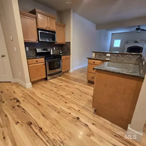 Kitchen - 2877 E Shadowwolf Dr, Eagle, ID 83616 photo 3 of 4