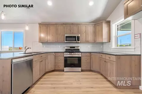 Kitchen - 1335 Crescent St, Weiser, ID 83672 photo 1 of 2