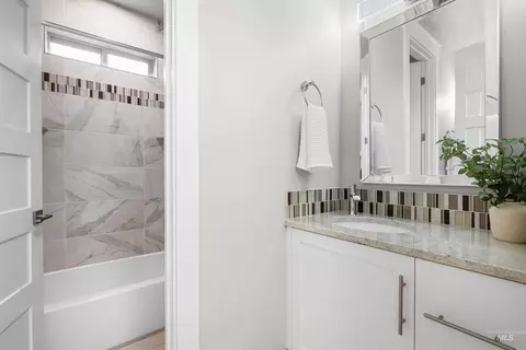 Bath - 3505 W Barefoot St, Eagle, ID 83616 photo 5 of 6