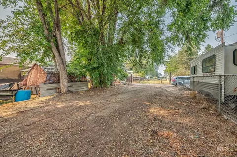 Exterior - 1401 3rd Ave S, Payette, ID 83661 photo 6 of 10