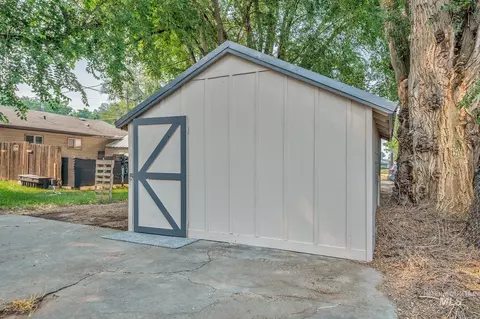 Exterior - 1401 3rd Ave S, Payette, ID 83661 photo 4 of 10