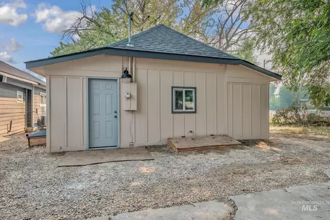 Exterior - 1401 3rd Ave S, Payette, ID 83661 photo 3 of 10