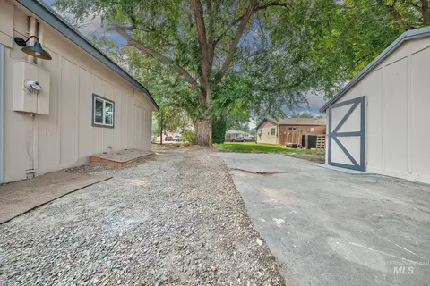 Exterior - 1401 3rd Ave S, Payette, ID 83661 photo 2 of 10