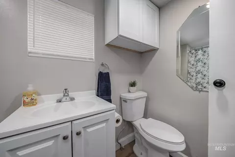 Bath - 1401 3rd Ave S, Payette, ID 83661 photo 2 of 3