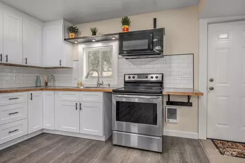 Kitchen - 1401 3rd Ave S, Payette, ID 83661 photo 1 of 1