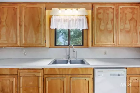Kitchen - 3395 N 3400 E, Kimberly, ID 83341 photo 2 of 2